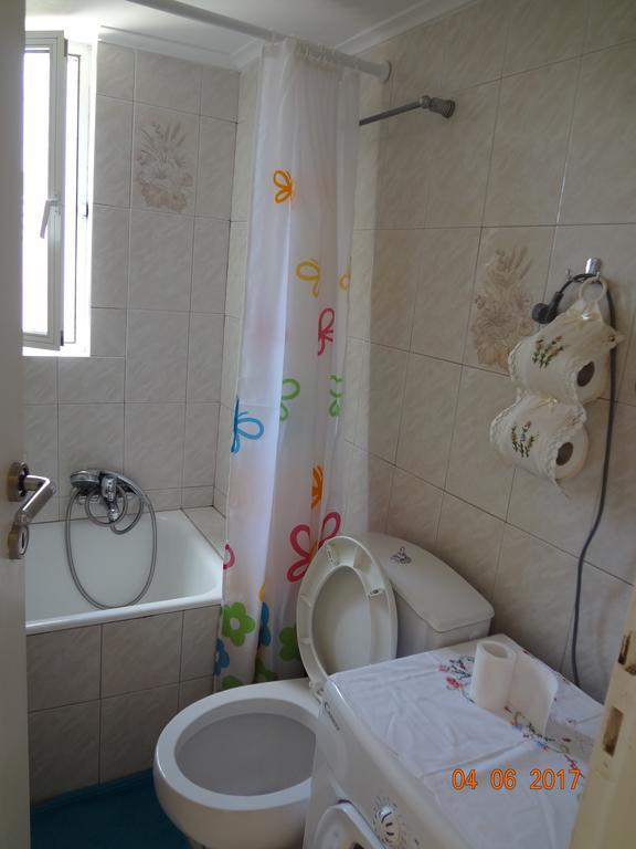 Apartment studio near Marousi station Atene Esterno foto