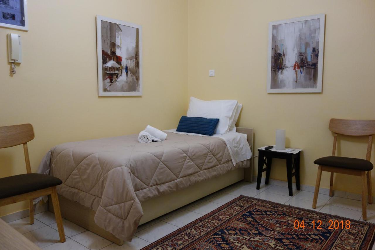 Apartment studio near Marousi station Atene Esterno foto